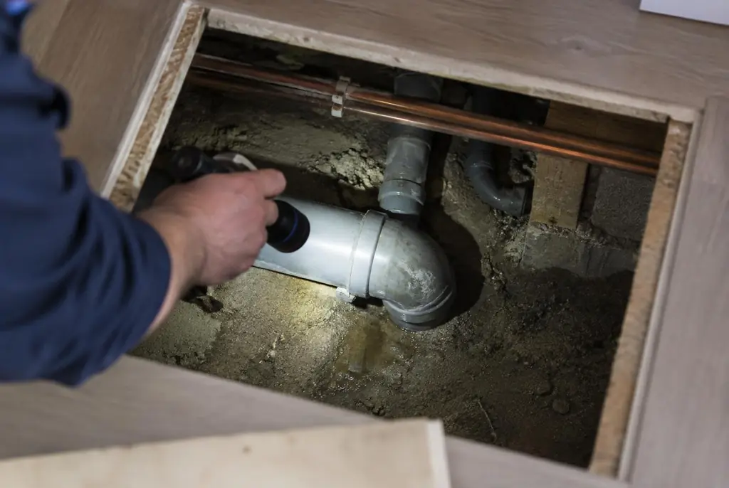Lekdetectie Huizen – leidingen inspecteren in de kruipruimte
